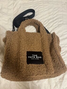 Marc Jacobs The Tote Bag Medium Camel Teddy